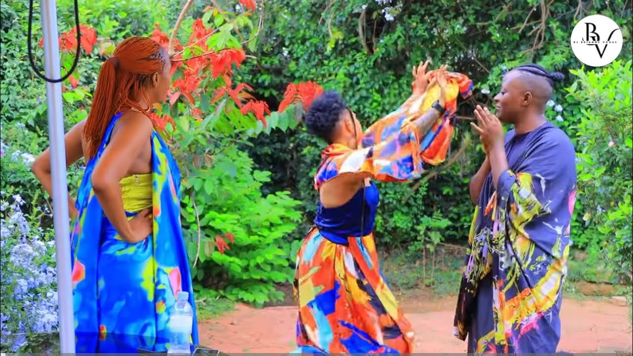 Aba jo twins ntiboroshye🫣Ngufatiye kumugabo wanjye naguhwanya😳 Brianne ubyina nabi🙄 Tesha yarasaze😳