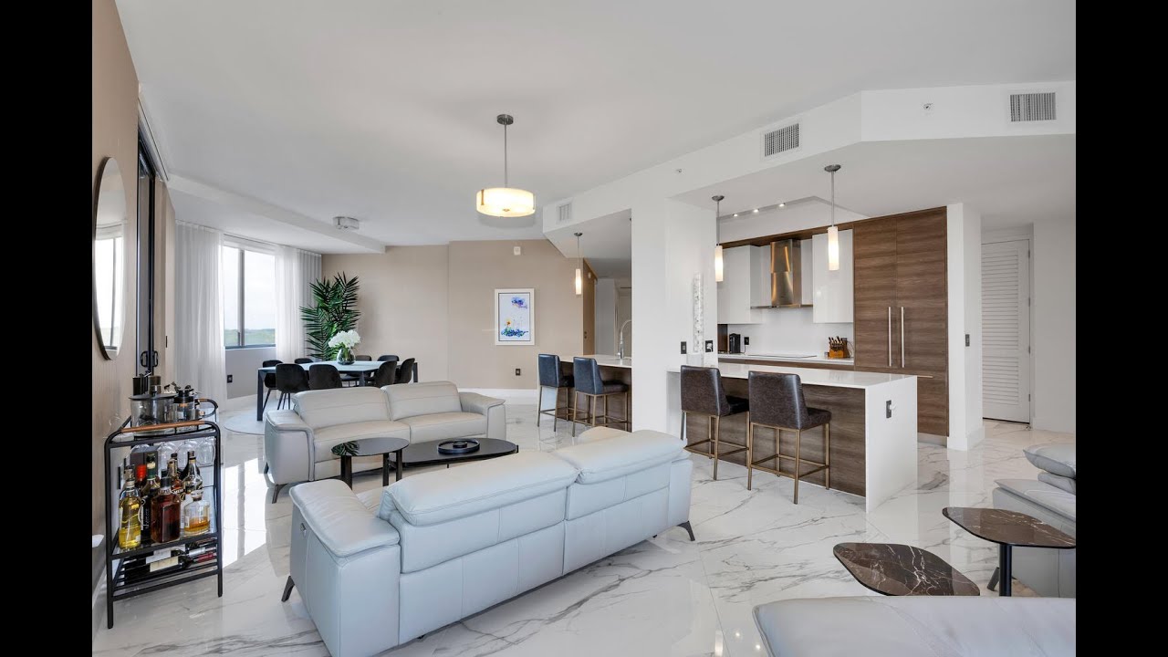 JUST LISTED | 301 Altara Ave 