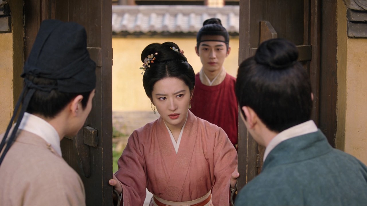 Three powerful men confessed to Cinderella at the same time, but she turned them all away！