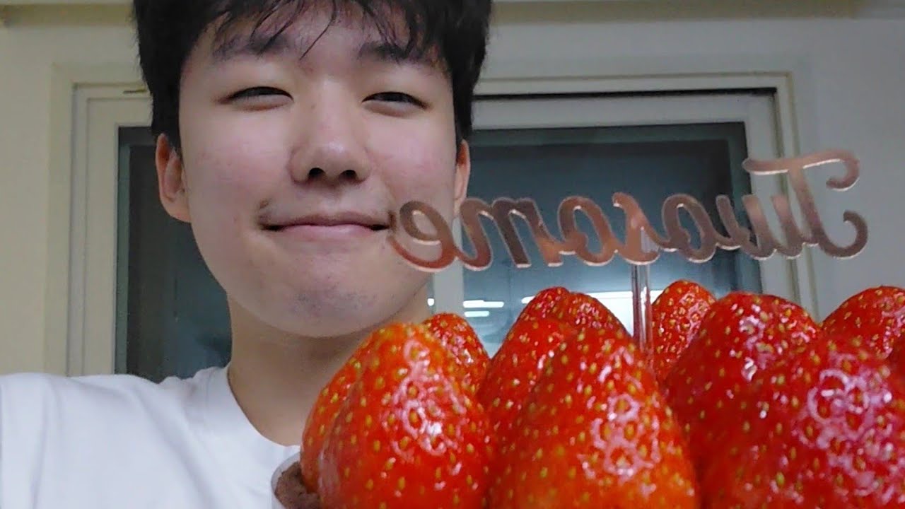 오늘 생일인데 한번씩 축하좀 해주세요 [생일 후기]