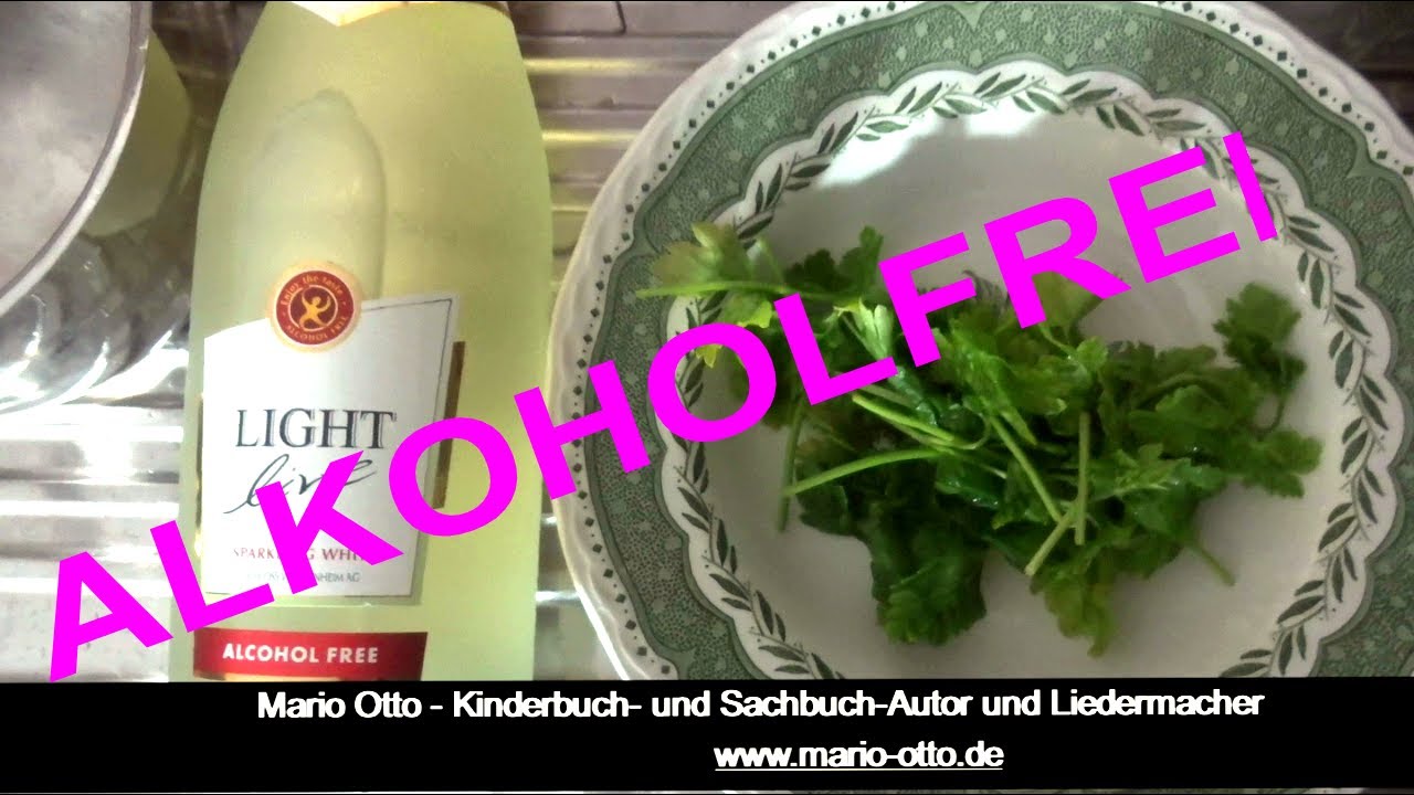 Alkoholfreier Herzwein nach Hildegard von Bingen selbermachen, Petersilienwein Rezept selbst gemacht