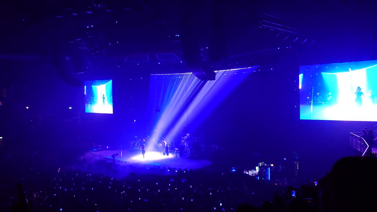 RAYE - SECRETS & BLACK MASCARA - LIVE IN BOLOGNA