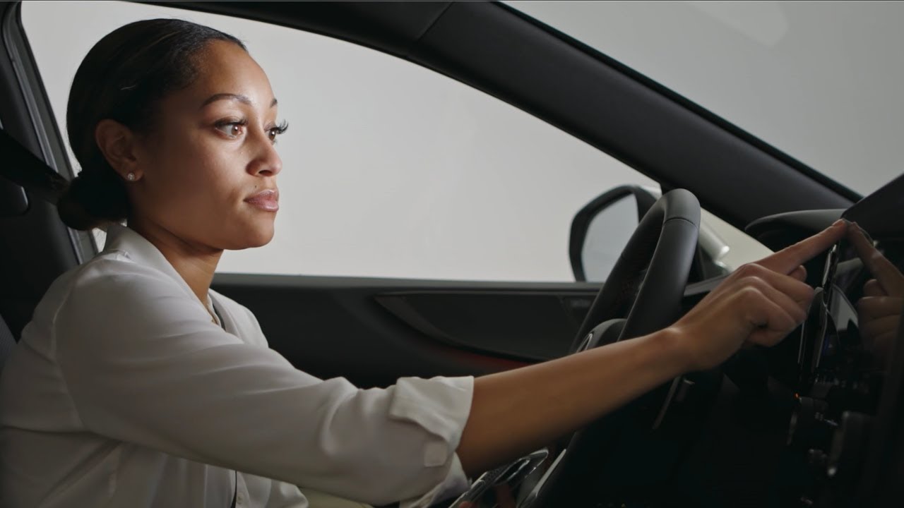 2025 Lexus NX 350h Display Tech & Features