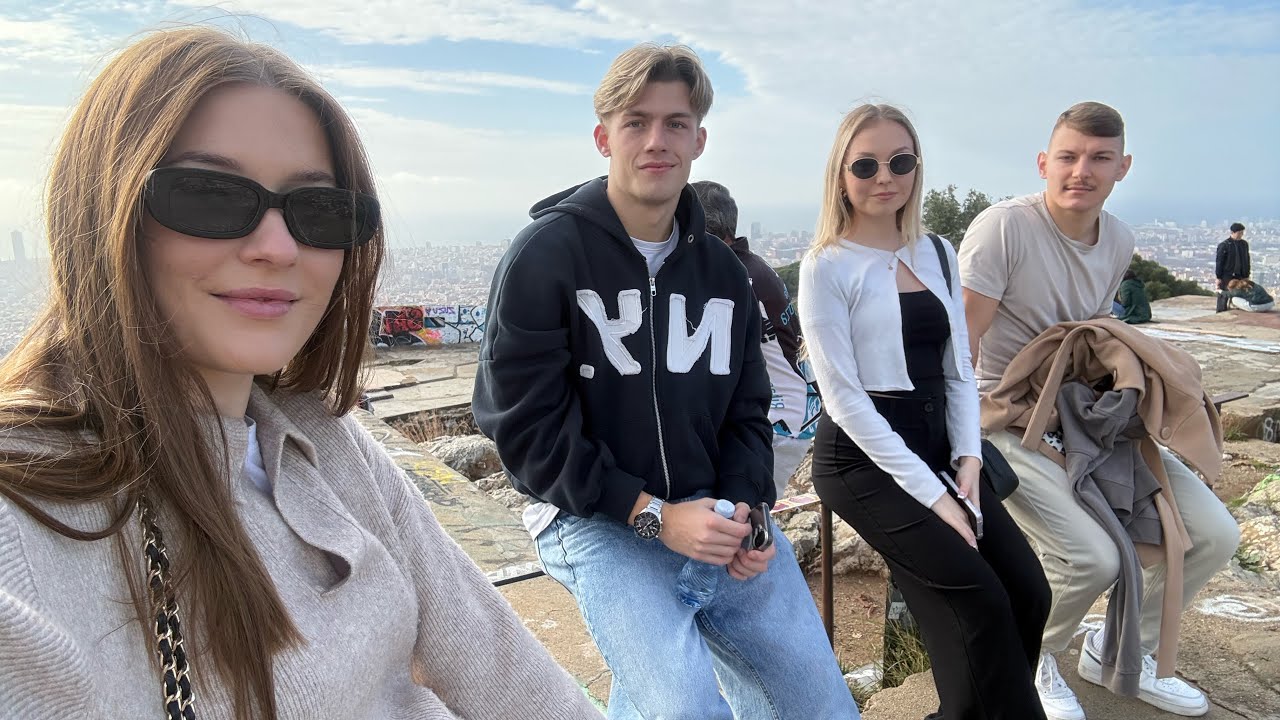 VLOGMAS : POLECIELIŚMY DO BARCELONY🎄