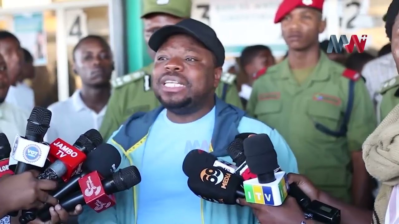 BALAA! ABIRIA WA MABASI YA MWENDOKASI WAIKATAA CCM, CHALAMILA ATOKA NDUKI KUWASIKILIZA, AAHIDI MAKUB