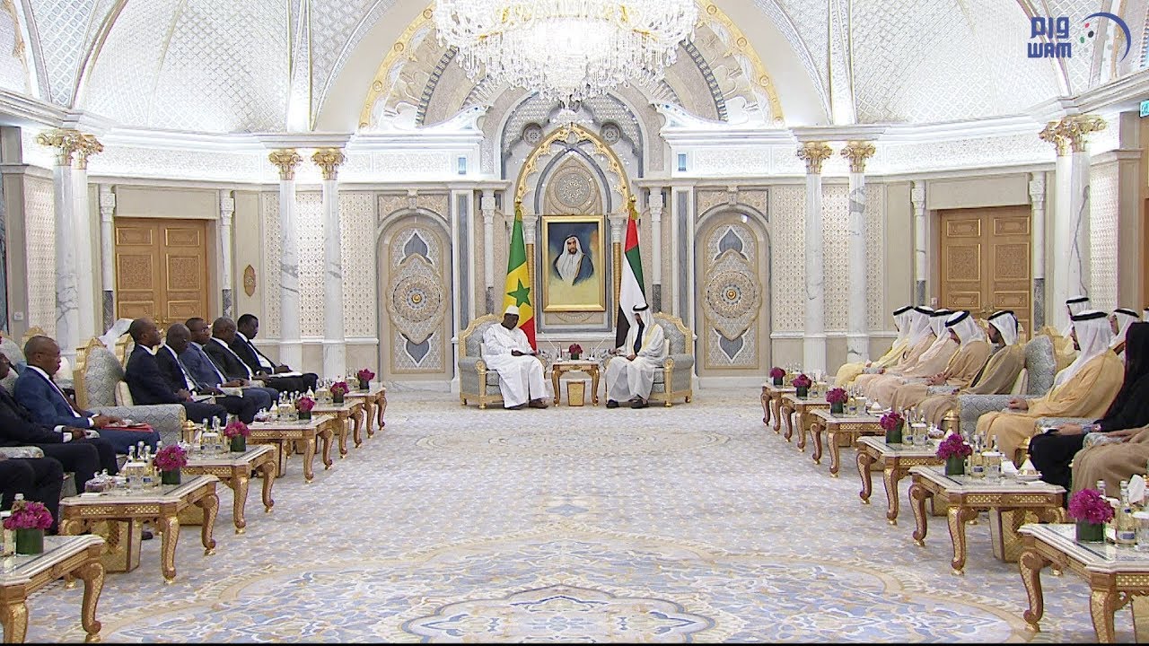 محمد بن زايد ورئيس السنغال يبحثان العلاقات الثنائية والقضايا الإقليمية والدولية