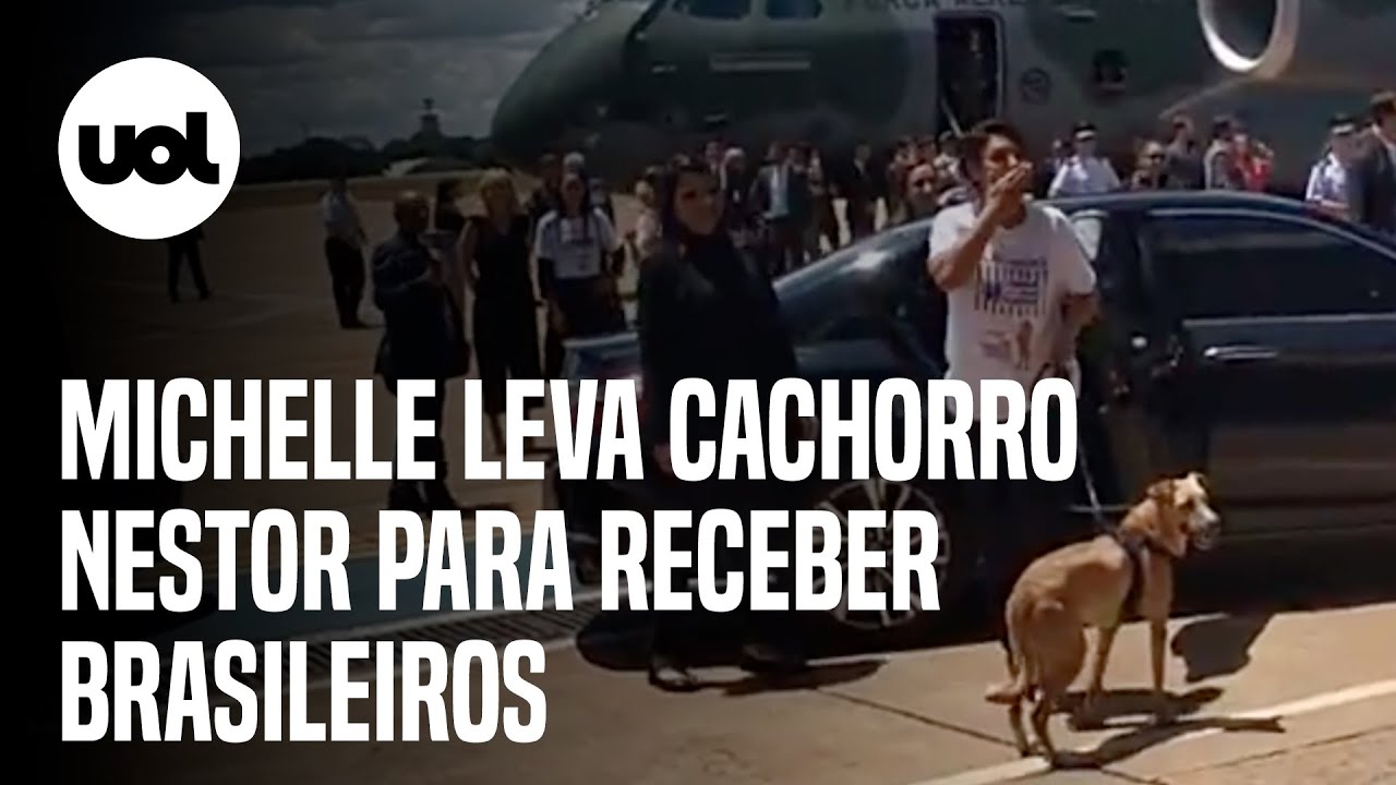 Michelle Bolsonaro leva cachorro para receber brasileiros resgatados da Ucrânia