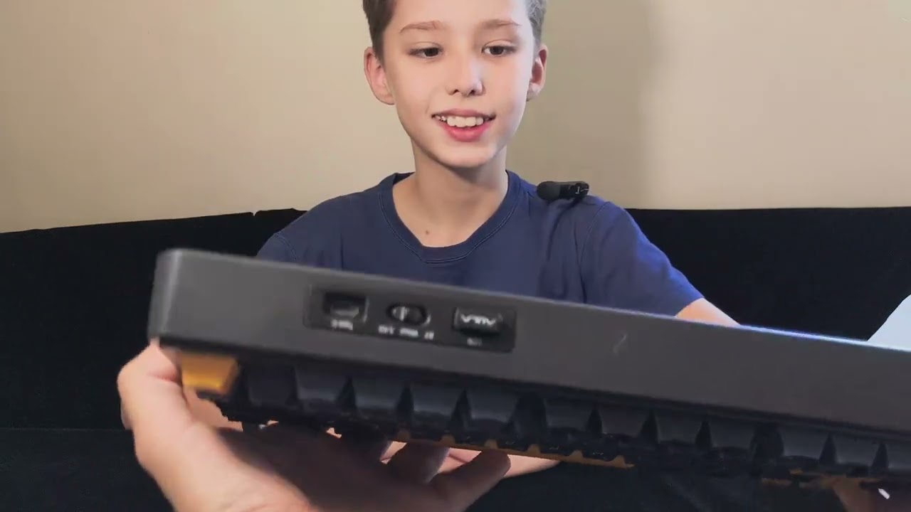 Распаковка беспроводной механической игровой клавиатуры Aula F75