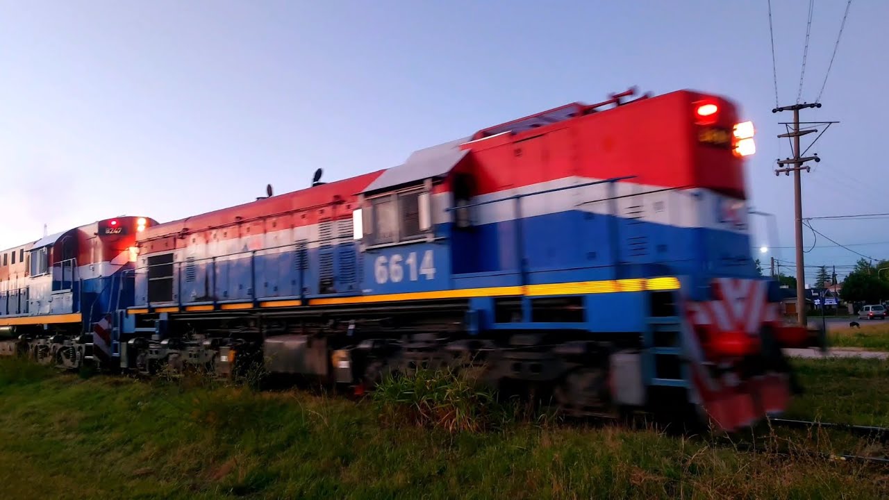 [4K] Tren cargado de NCA con destino a Rosario pasando por Marcos Juárez al anochecer!!!!!!