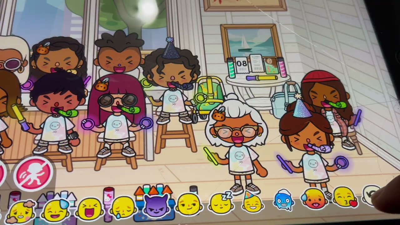 Ally's Toca | The Bloom family celebrates the New Year!
