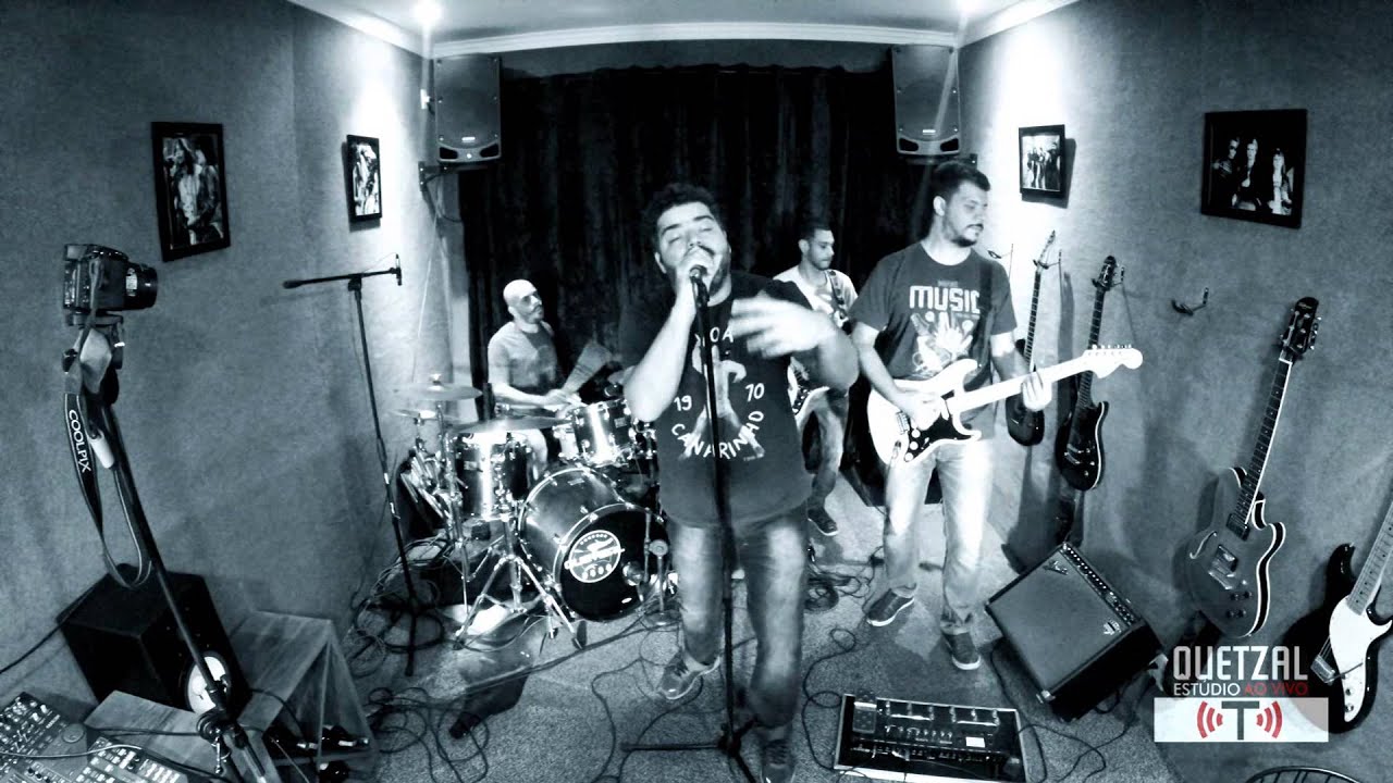 Quetzal Estúdio ao Vivo - Só Por uma Noite (Charlie Brown Jr. cover)
