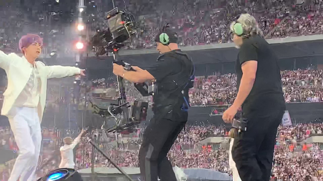 BTS OUTRO: WINGS (London Day 2) at Wembley Stadium