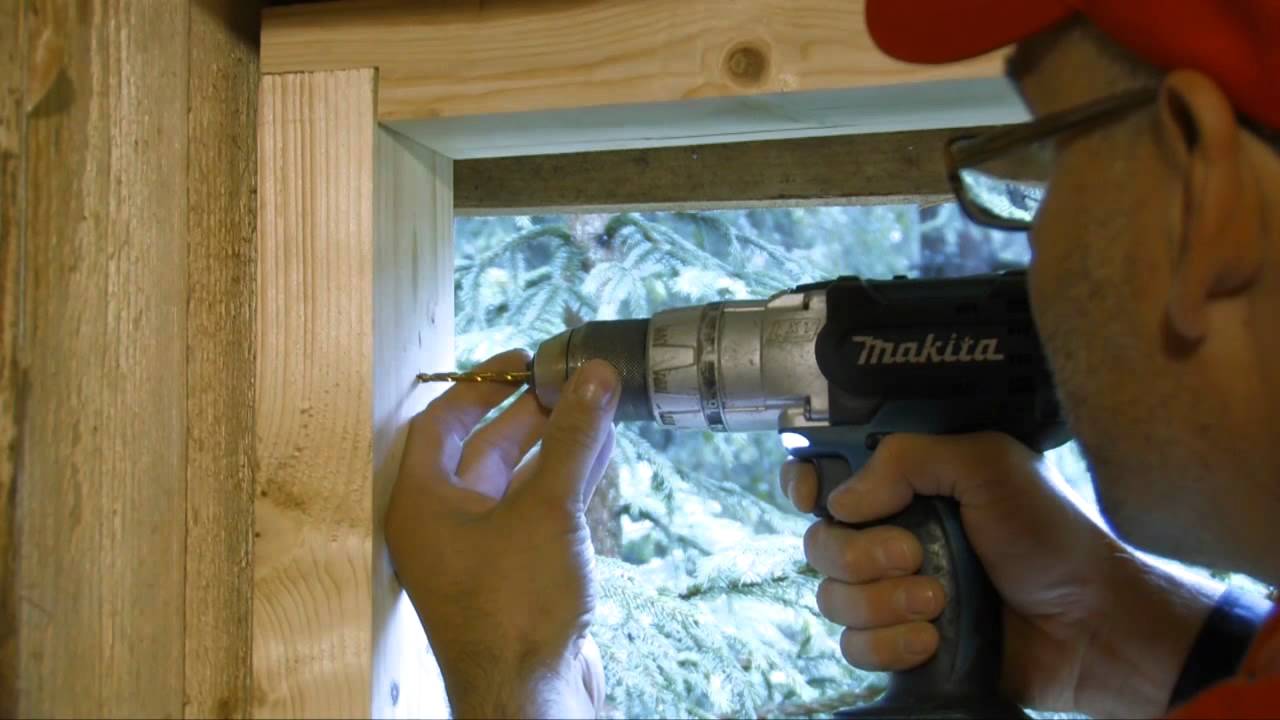 Palkmaja akna paigaldamine isepaisuva tihendiga