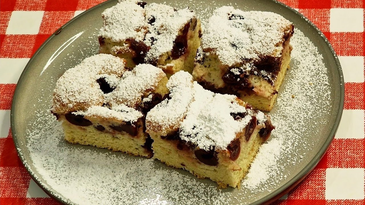 Spongecake with Sour Cherry 