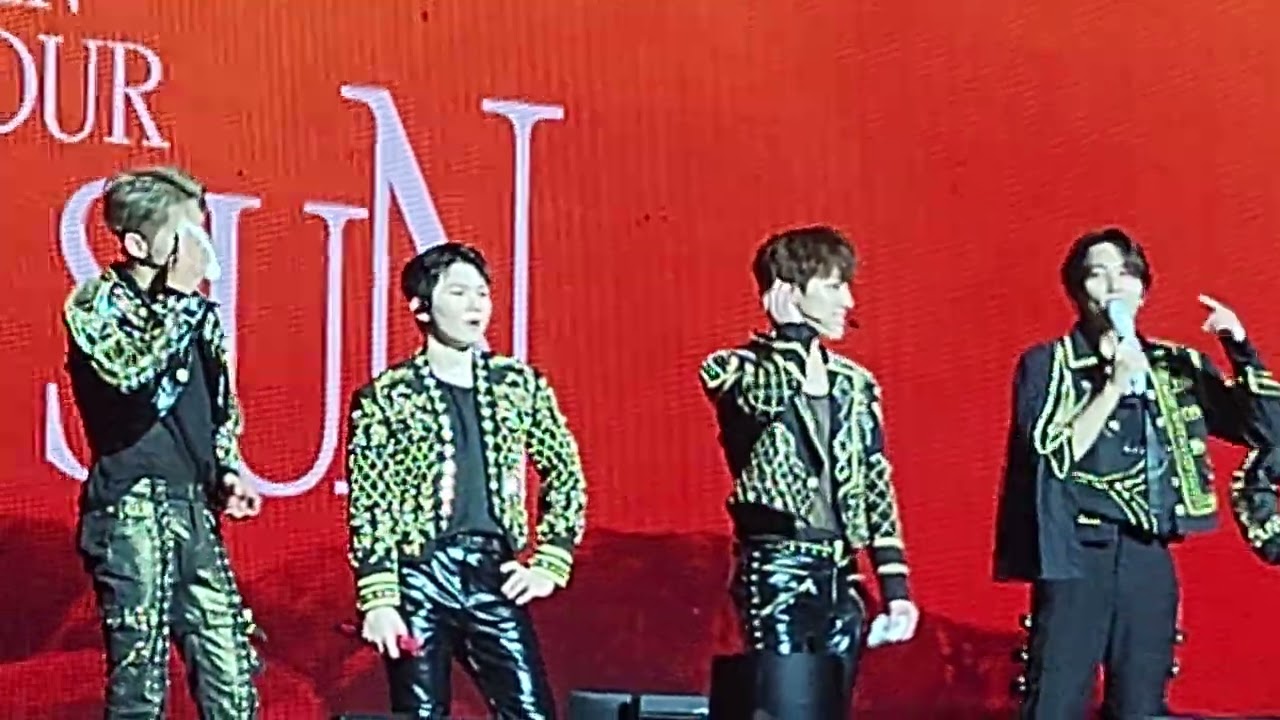 Introductions Seventeen in Vancouver live 08/10/22