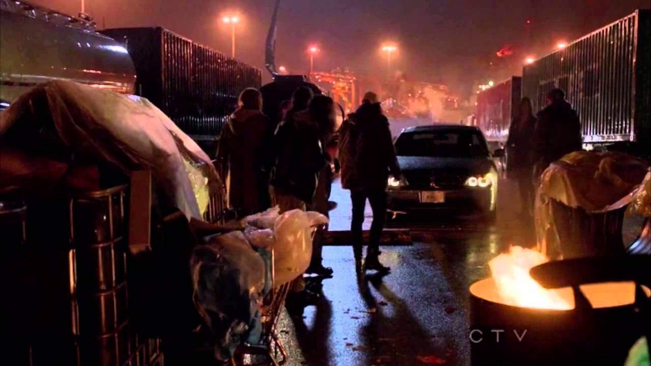 Green Arrow Stopping Drug Deal Episode 19 Unfinished Business
