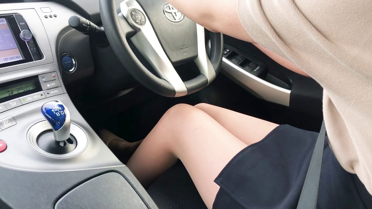 ミニスカートでドライブしながらチャンネル紹介！(part 1)