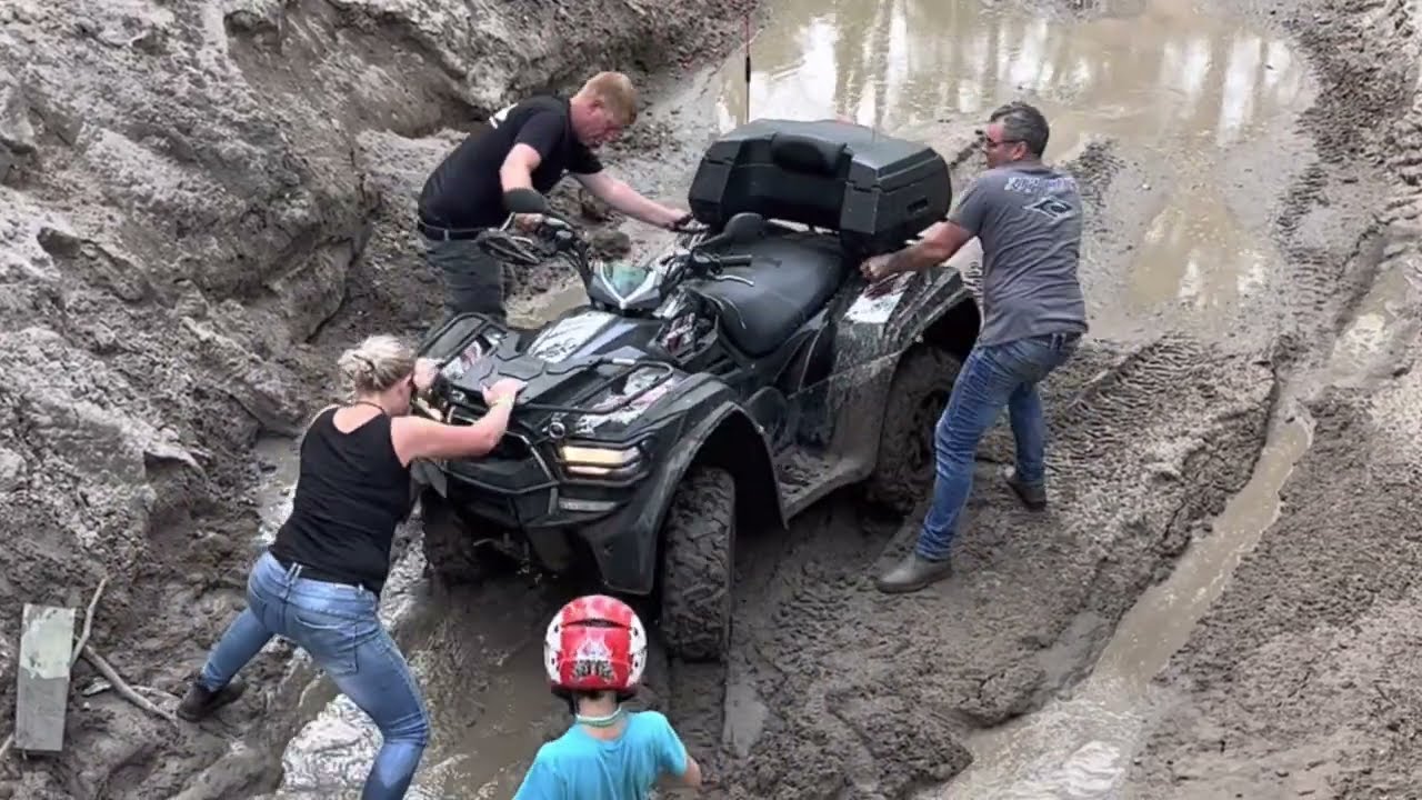 #Peckfitz… Bergungshilfe im Offroadpark #cforce1000 hilft aus
