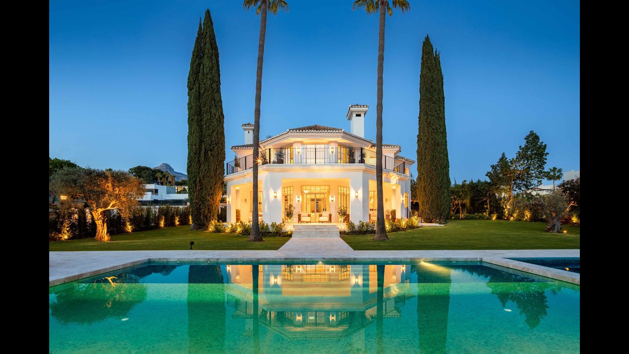 Villa de lujo de 5 dormitorios y 6 baños. Aloha Golf, Nueva Andalucía, Marbella Ref. 4036