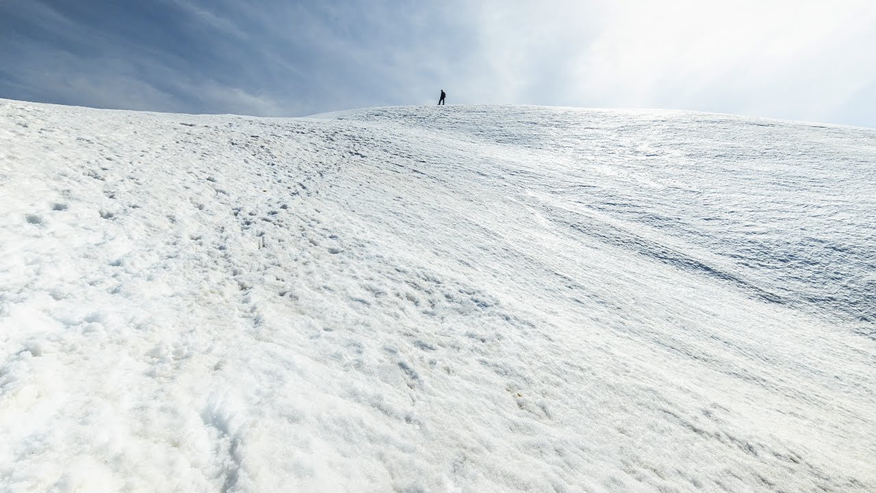 【登山】残雪の荒島岳と静かな雪の銀世界 | Mt.Arashima 1,523m【Hiking】in Japan