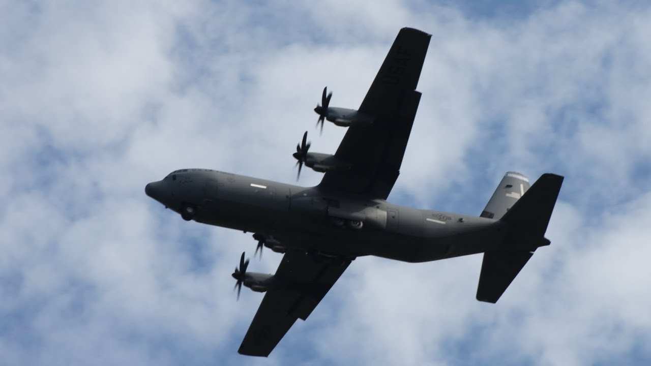 Start von zwei C-130 Hercules der USAF auf der Ramstein Airbase