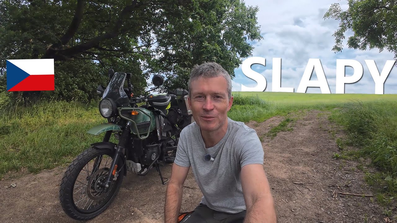 🇨🇿 CESTA DO ČECH: Konopiště a Slapy na Royal Enfieldu 🏍️