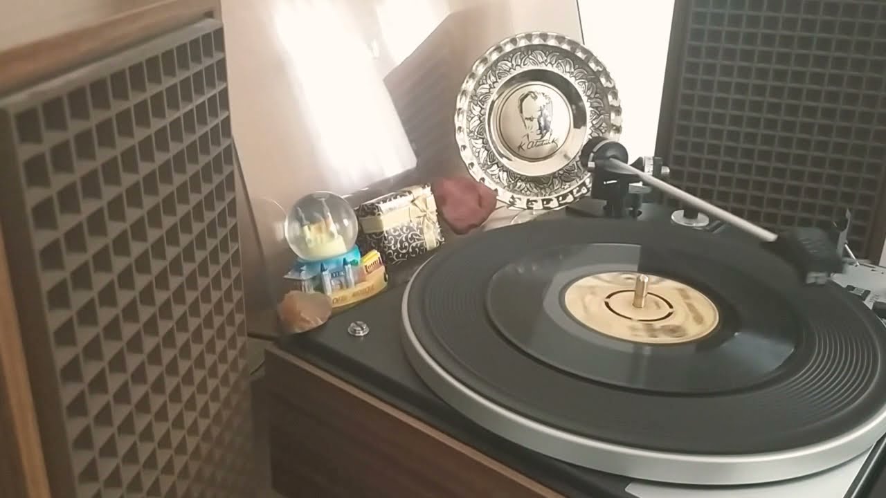 Bedia Akartürk - Eşref - Orjinal 45lik Plak Kaydı
