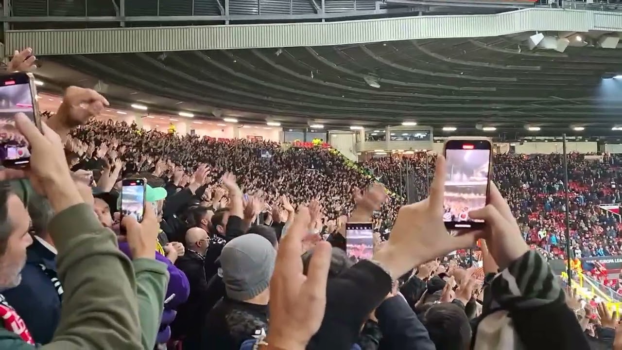 PAOK fans invaded Old Trafford 🏟️ Manchester United vs PAOK 2-0. EUROPA League 07.11.2024