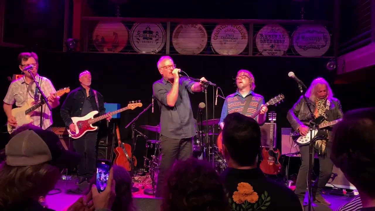 EYELIDS w/ Peter Buck R.E.M. 'Gardening At Night' Live in Portland