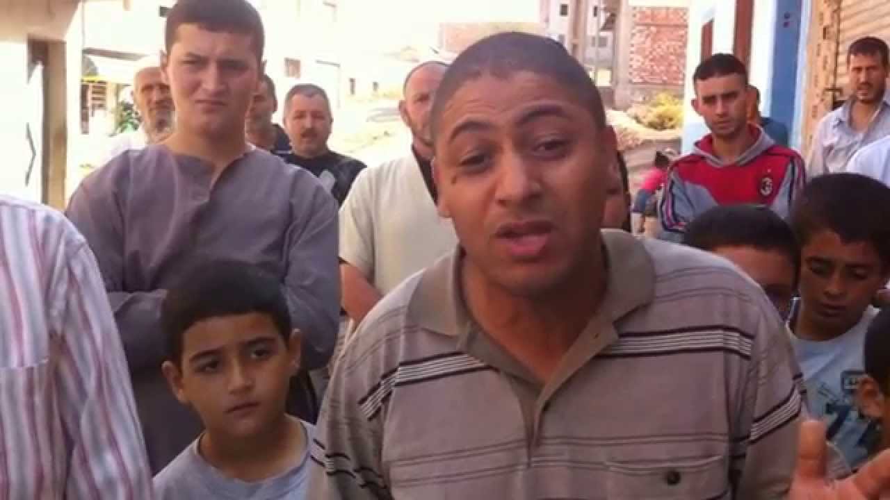 احتجاج ساكنة  حي بركم 1  بإمزورن حول البنية التحتية 10-2014