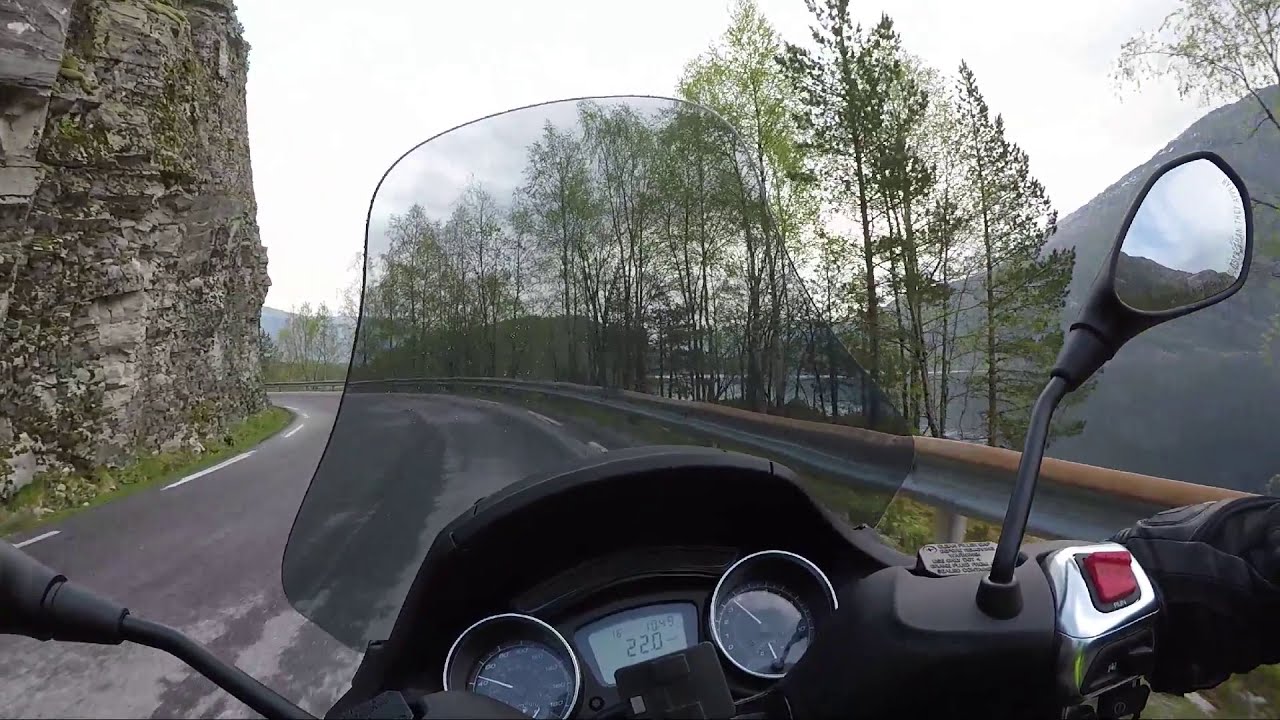 Trip to Nesholmen and back to Florø on a Piaggio MP3 500