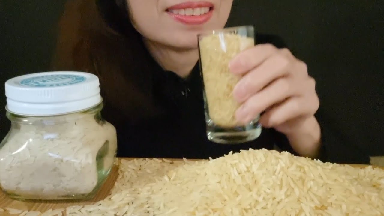 | 145 | ASMR Eat raw rice. Challenge to eat a glass of raw rice LALQILLA