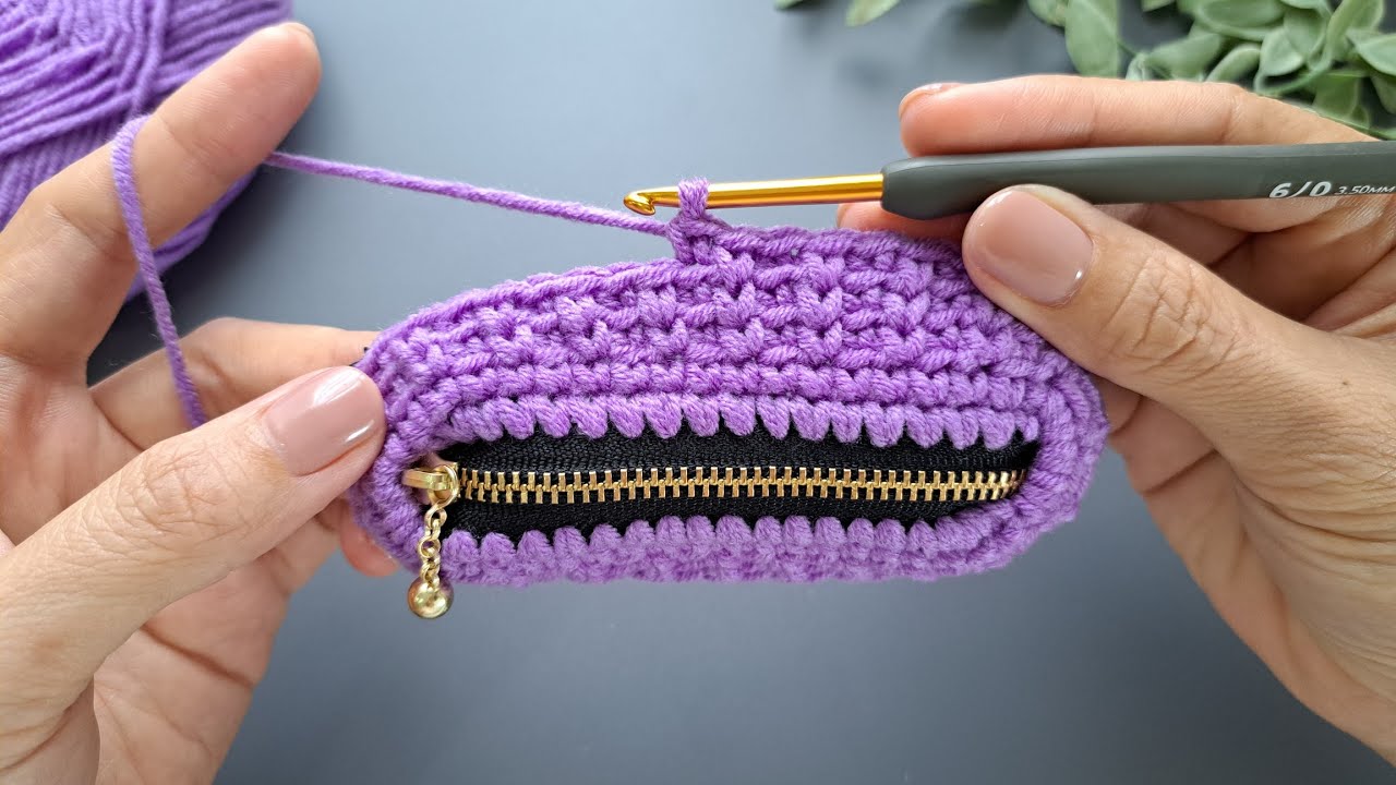 Incredible! Crochet mini coins purse with zipper