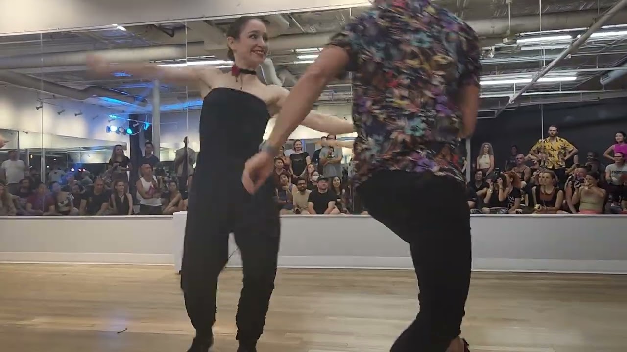Brazilian Zouk demo- Paulo Victor & Sydney Schiff