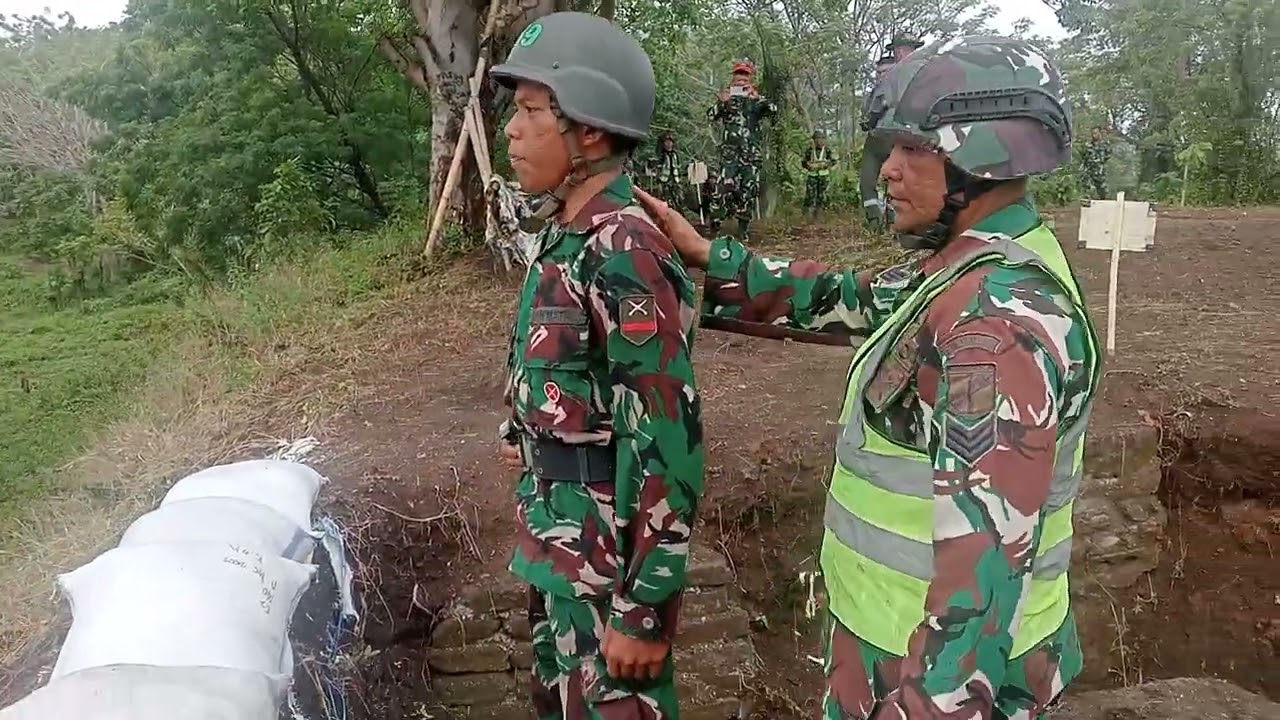 Siswa Dikmata TNI AD GEL III TA 2025 melaksanakan Lempar Granat #tni #tnidihatirakyat #abdinegara 