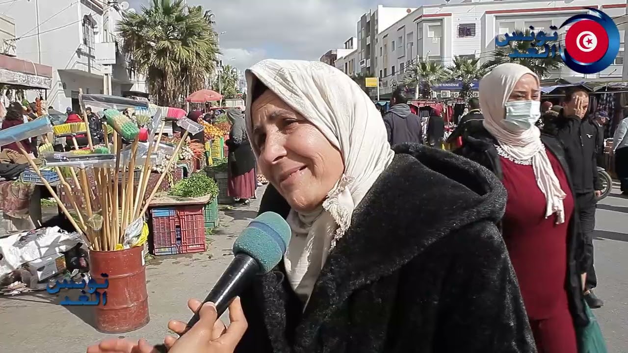 المرا في الدار هي الكل وراء كل رجل عظيم إمرأة، هي اللي لازمها تعرف تتصرف في الفلوس والمصروف