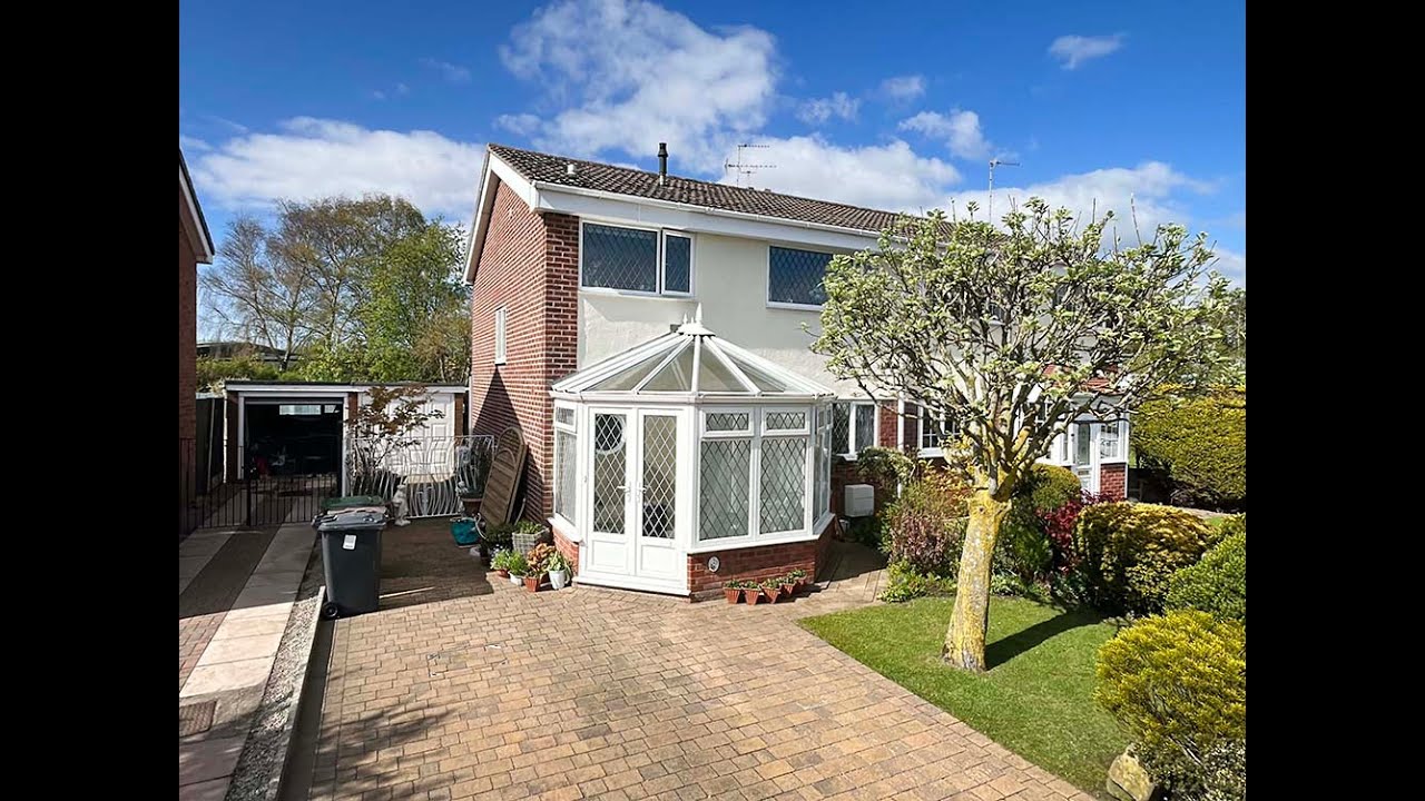 For Sale, Chris Tinsley Estate Agents, Three Bedroom Family House , cul de sac Location.