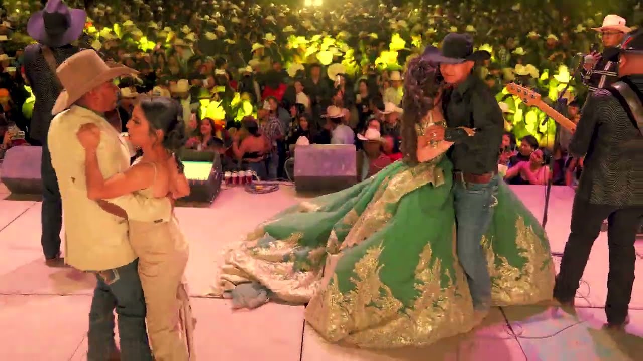 04 XV DE YARITZA CON LOS RETOÑOS DEL RIO
