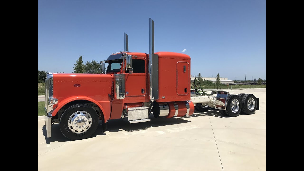 Speed Orange Metallic 2018 389 Peterbilt 389 300
