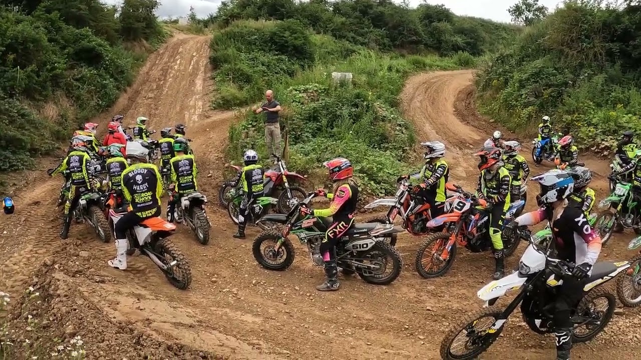 MOTOCROSS PROBETRAINING IN WEILERSWIST FŰR JEDERMANN. @CELINA WEISNER INSTAGRAM