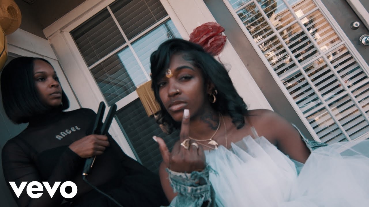 Mia Ariannaa - What Was I Thinking? (Official Music Video)
