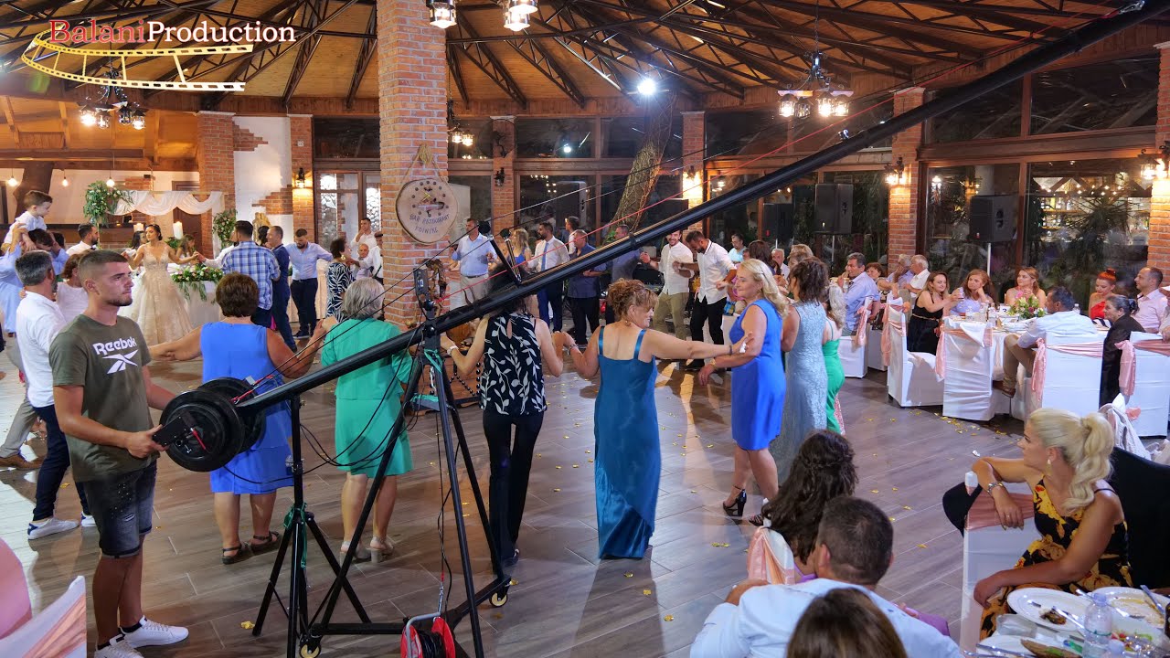Familja Voda hap dasmen, me muzikantet Pagona, Kostas Staurou, Xristos Aggelis, Xristos Fousekas.