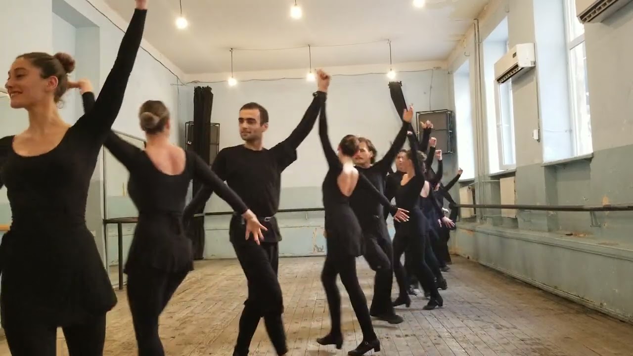 საქართველოს შოთა რუსთაველის თეატრისა და კინოს სახელმწიფო უნივერსიტეტი. · თბილისი  ·