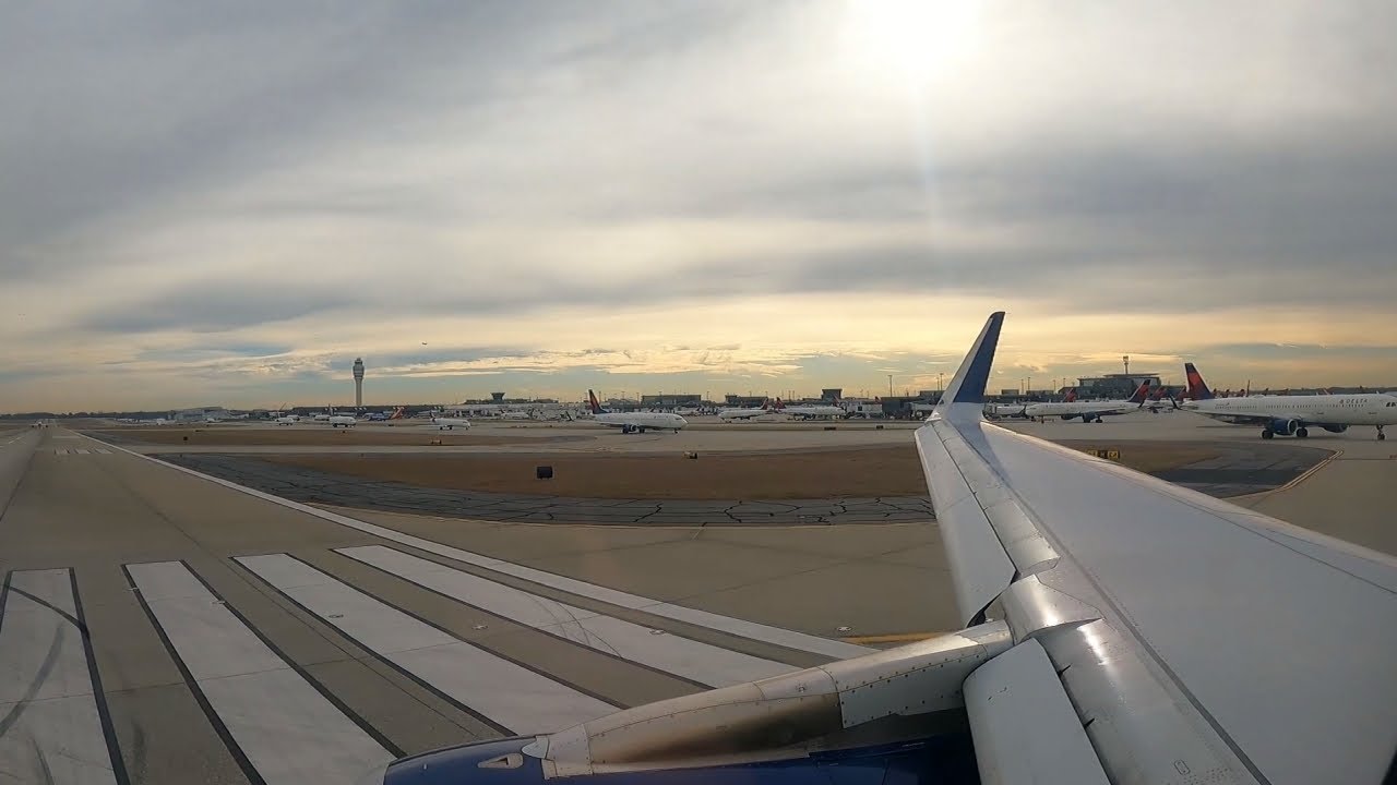 Sunrise Takeoff From A Busy Atlanta (Delta A321)