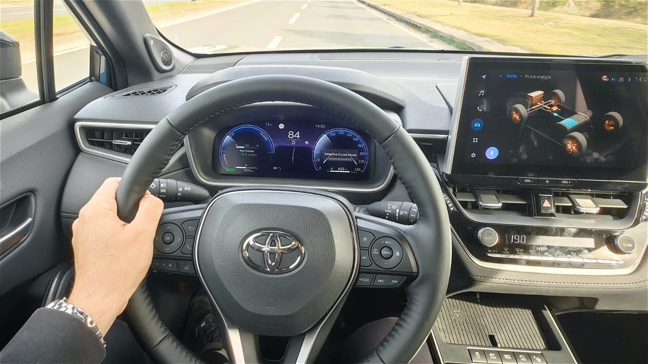 Toyota Corolla Cross 2.0 Hybrid (2025) - consumption at 130 km/h (short and long term)