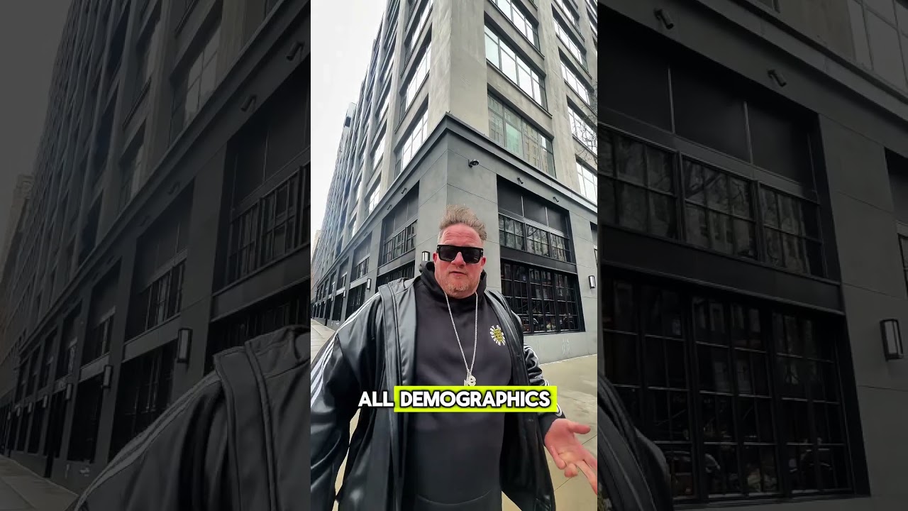 Caption: Paradise Garage. Another STAPLE of US rave history