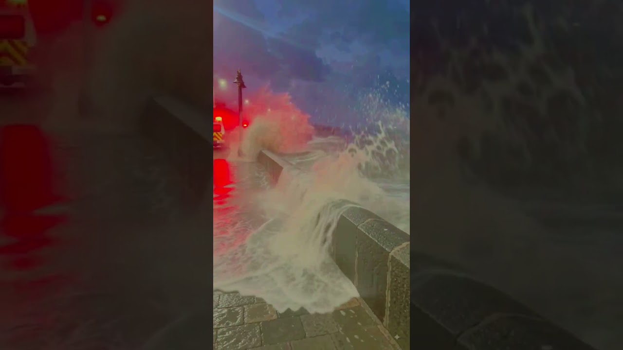 🚨 Mumbai High Tide at Gateway of India 🌊 | Red Alert | Heavy Rain #mumbai news #mumbai travel