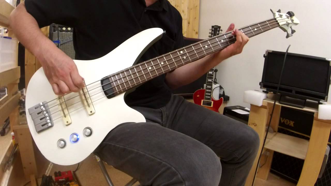 超軽量ベース（3.25kg!）YAMAHA RBX4A2 指弾き