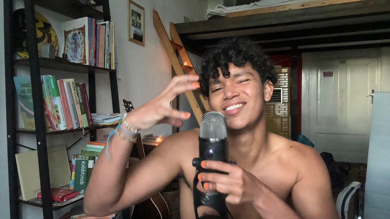 ASMR 15 MINUTES OF FAST MOTH SOUNDS 🦜🌪️