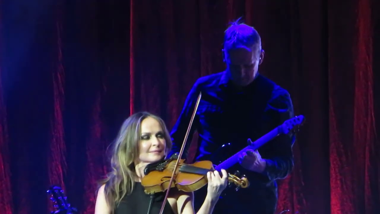 The Corrs - Give Me A Reason (live)